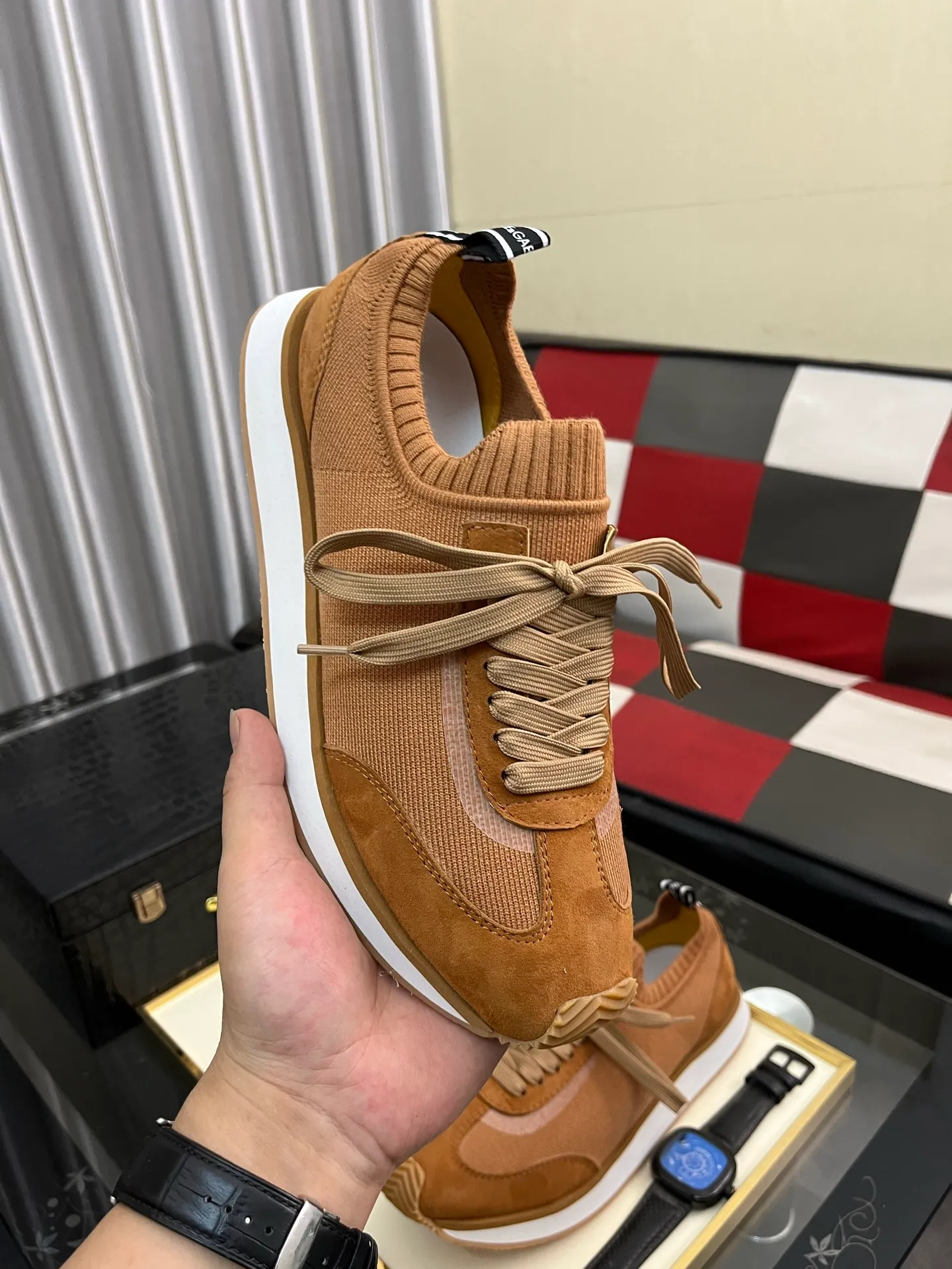 Men's Men's Shoes💰420⌚️⌚️••Dolce&Gabbana••DG✔️High-end men's sports and casual shoes. Original goods from top counters. Original imported cowhide, multi-material splicing design ➕Imported cowhide lining, cowhide feet ➕Original TPR elastic outsole. Size: 36-46🔟Colors available